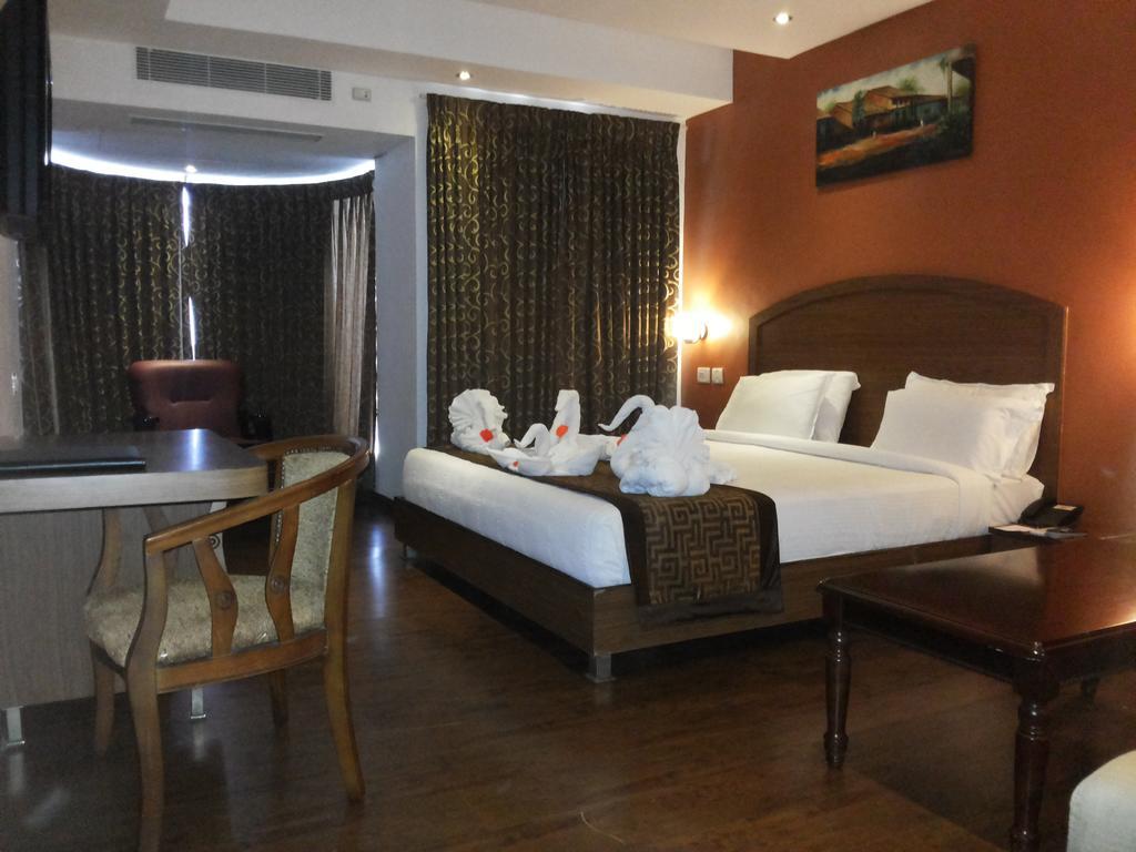 Hotel Milestonnez Sriperumbudur Bagian luar foto