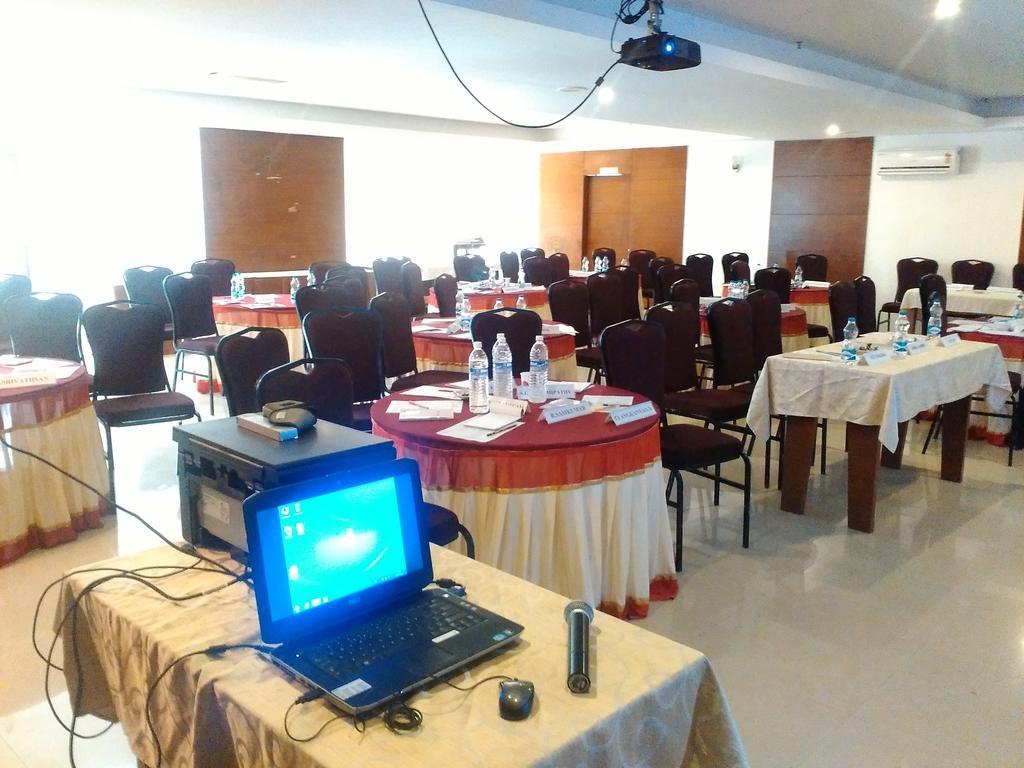 Hotel Milestonnez Sriperumbudur Bagian luar foto