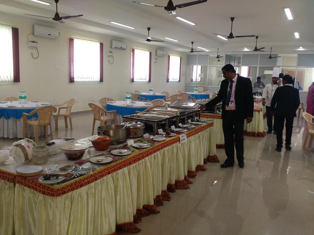 Hotel Milestonnez Sriperumbudur Bagian luar foto