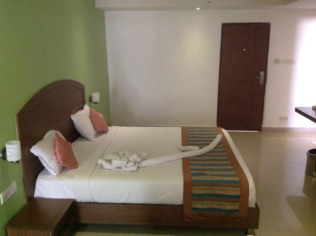 Hotel Milestonnez Sriperumbudur Bagian luar foto