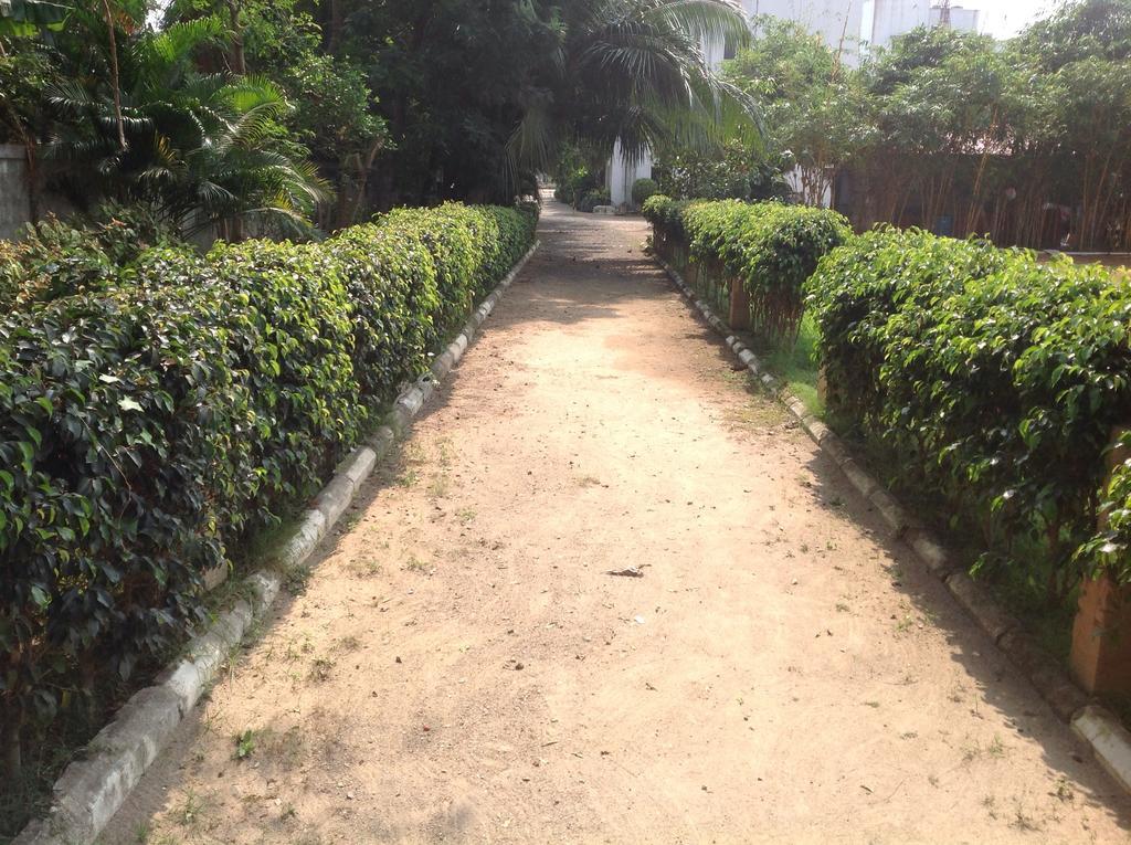 Hotel Milestonnez Sriperumbudur Bagian luar foto